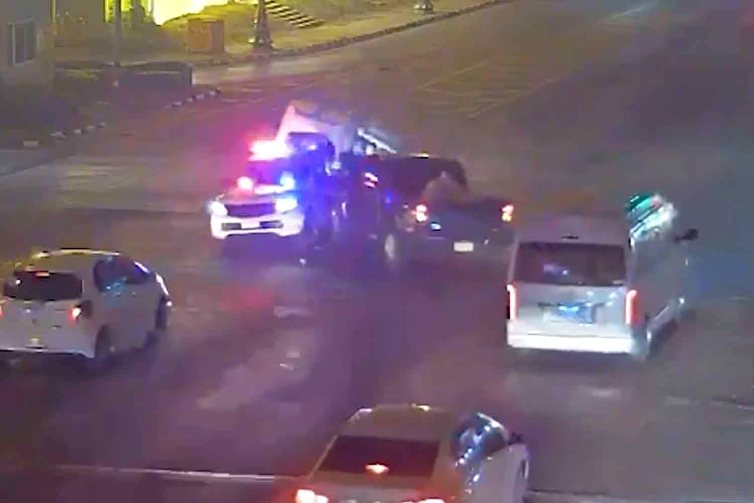 Ambulance aangereden door pick-up truck in Khon Kaen, zes gewonden