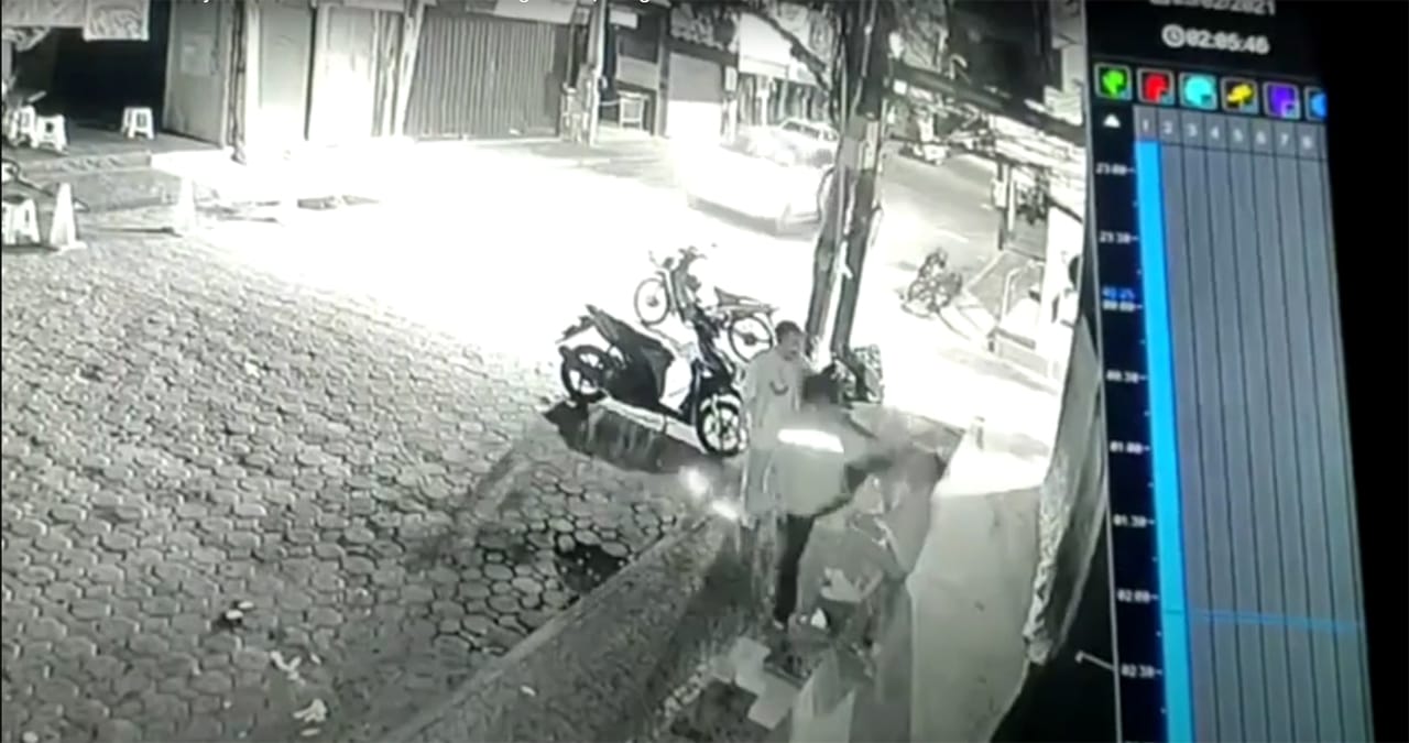 Taxichauffeur gearresteerd na brute mishandeling Chileense man – video