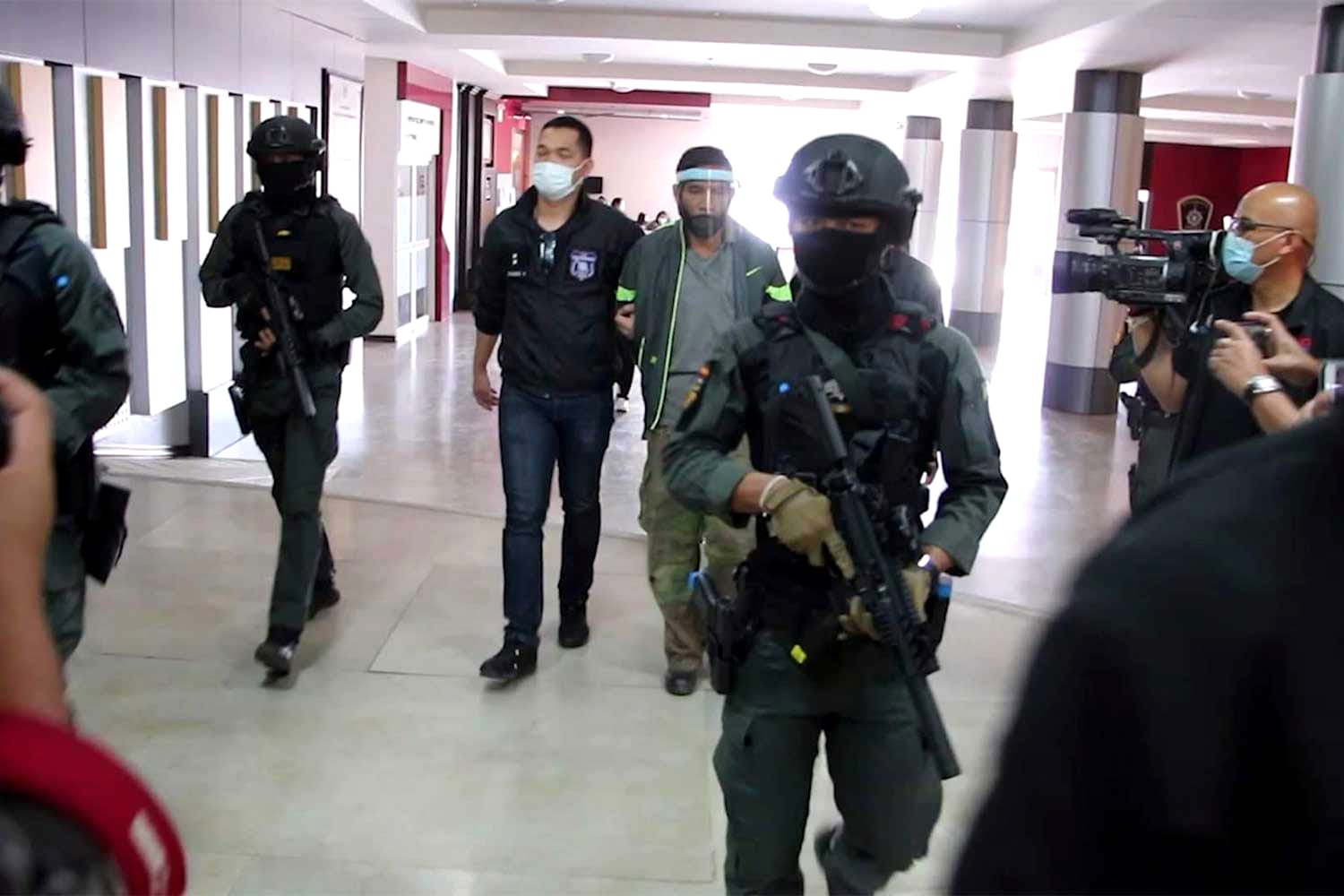 Ex-agent gearresteerd voor moord na 10 jaar op de vlucht te zijn