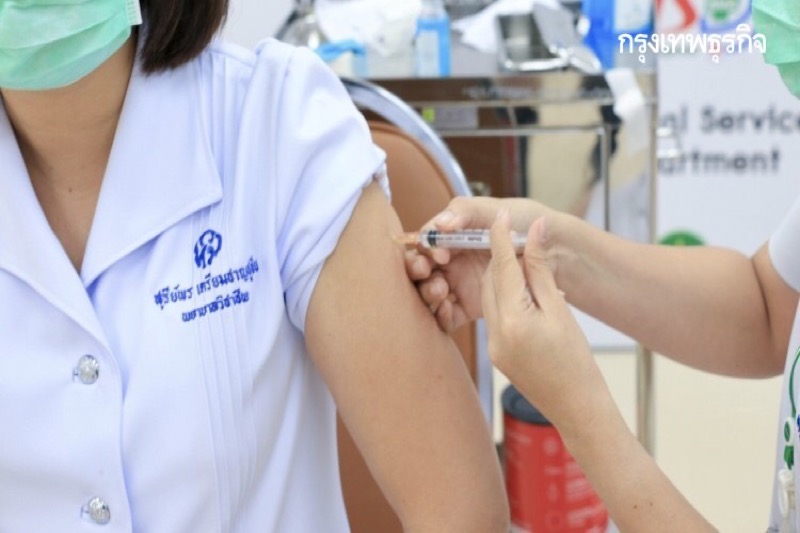 De particuliere ziekenhuizen in Thailand willen willen ook tegen Covid19 virus vaccineren