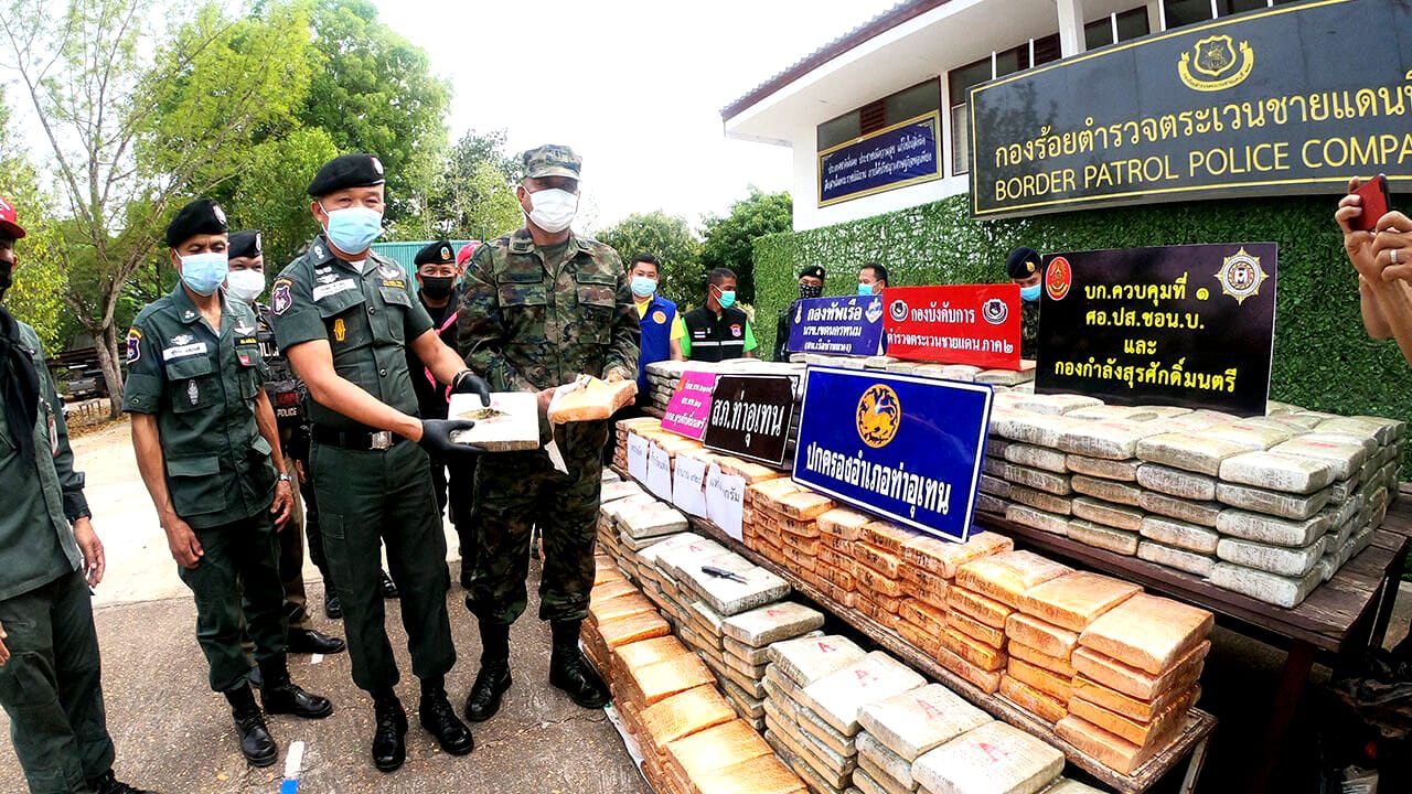 920 kg cannabis in beslag genomen op Mekong rivier in Nakhon Phanom