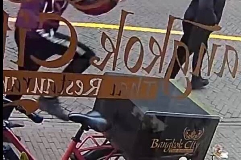 Zoveelste vandalisme aan de voorkant van Thai restaurant Bangkok City in Gouda