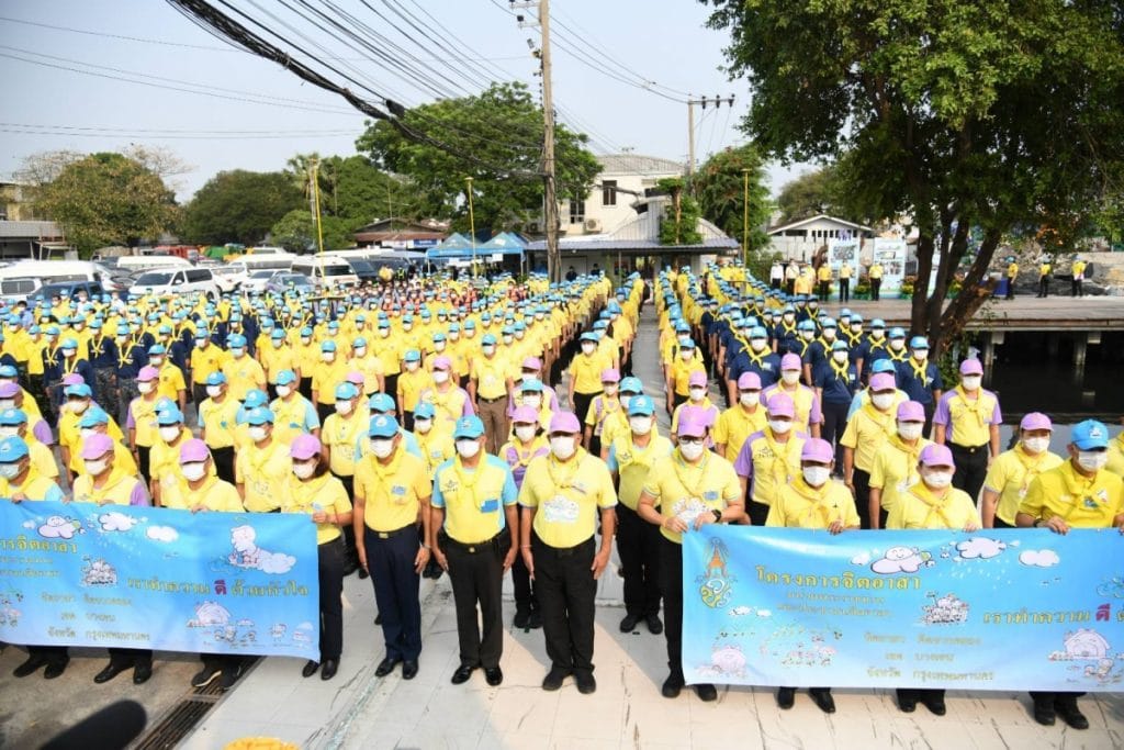 BMA schoonmaakcampagne gestart in Bangkok bij het Lam Phak She-kanaal