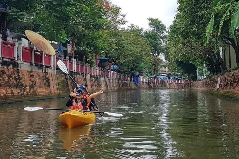 De ultieme uitdaging voor u, Kajakken en paddleboarden op het Ong Ang-kanaal