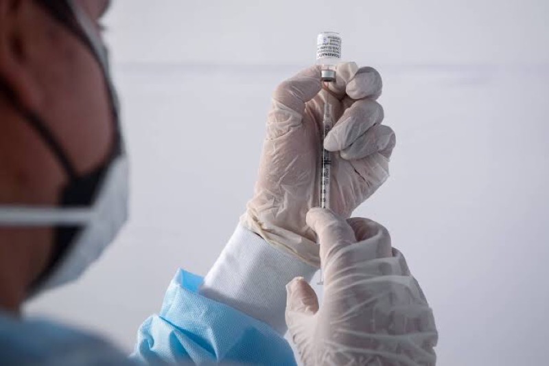 De vaccinatie met het AstraZeneca start vandaag in Thailand, premier Prayut mag als eerste!