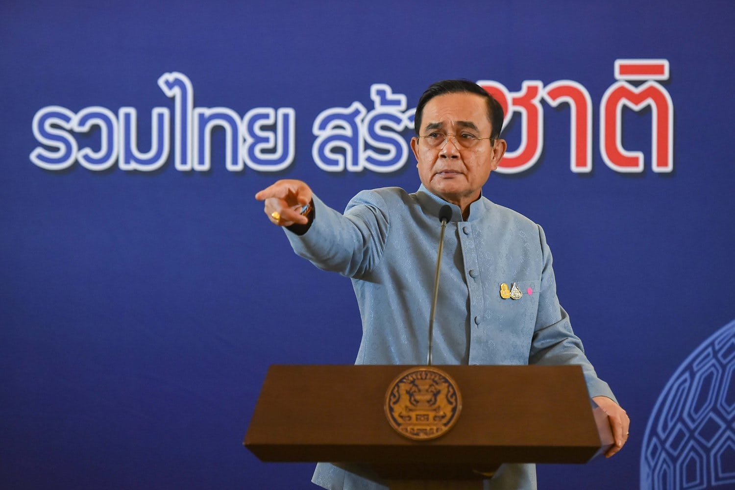 Thaise journaliste uit het gouvernementsgebouw verbannen na het niet tonen van respect