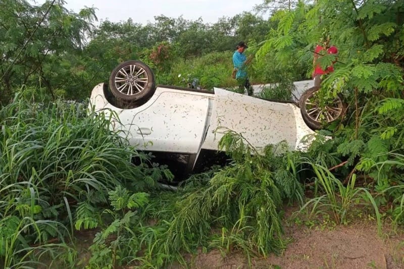 Twee Thaise mannen danken hun leven aan religieuze amuletten nadat ze met de auto verongelukken