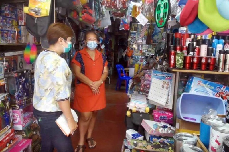 Winkelierster in Pattaya blijft met honderden onverkochte waterpistolen zitten
