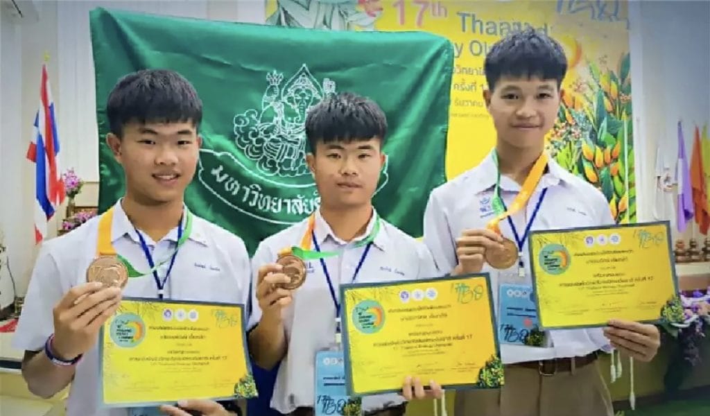 Thais drieling tot de beste medische universiteit van Thailand, de Mahidol Universiteit toegelaten