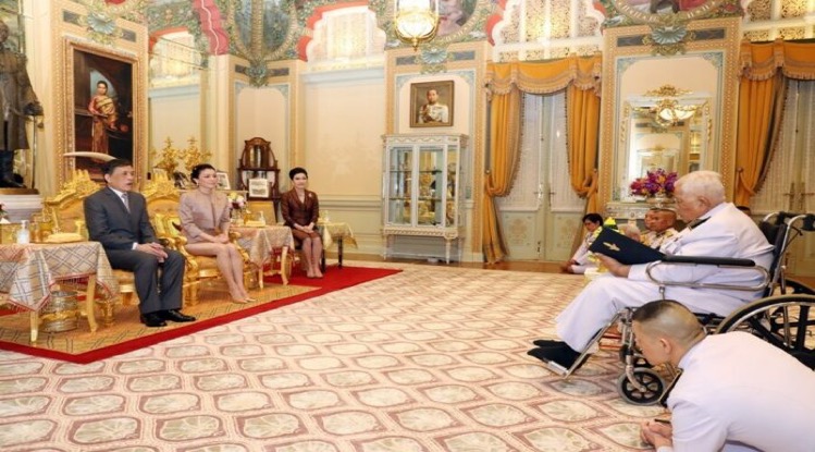 Koning Vijaralongkorn heeft zich weer in het openbaar vertoond
