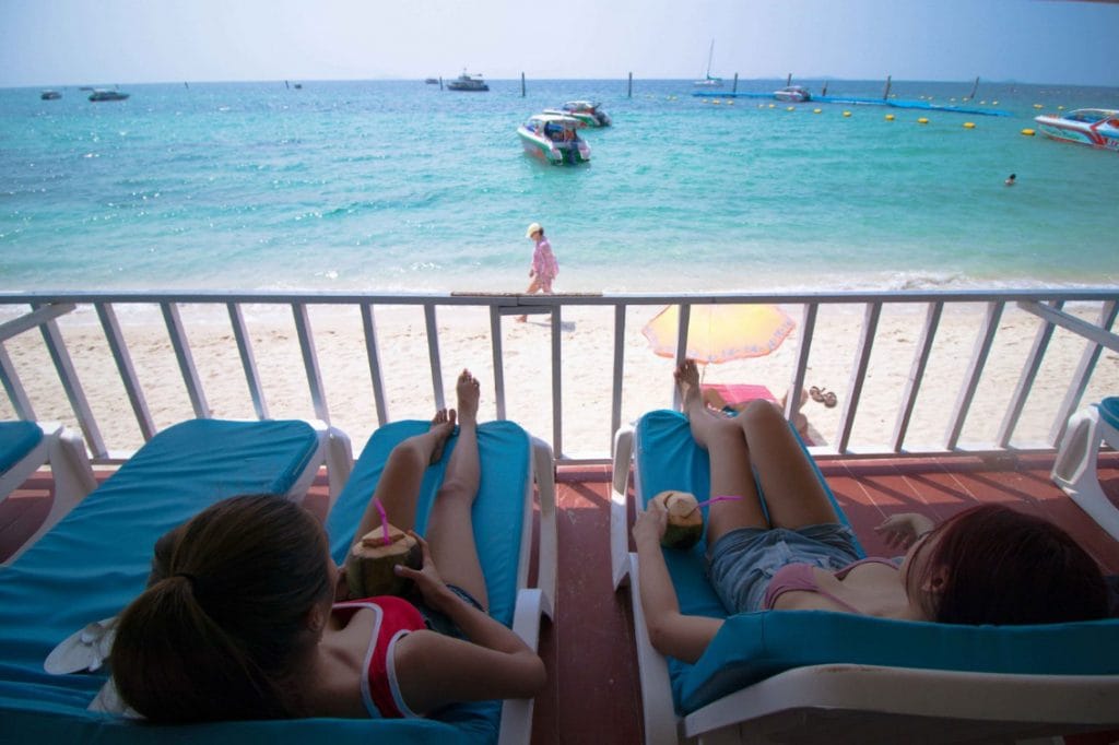 Het voor de kust van Pattaya gelegen Koh Larn gaat vanaf maandag 14 juni weer open voor bezoekers