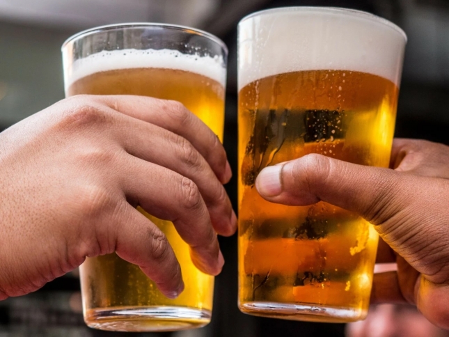 Op Phuket zijn de beperkingen versoepeld en is alcohol ​​in restaurants toegestaan