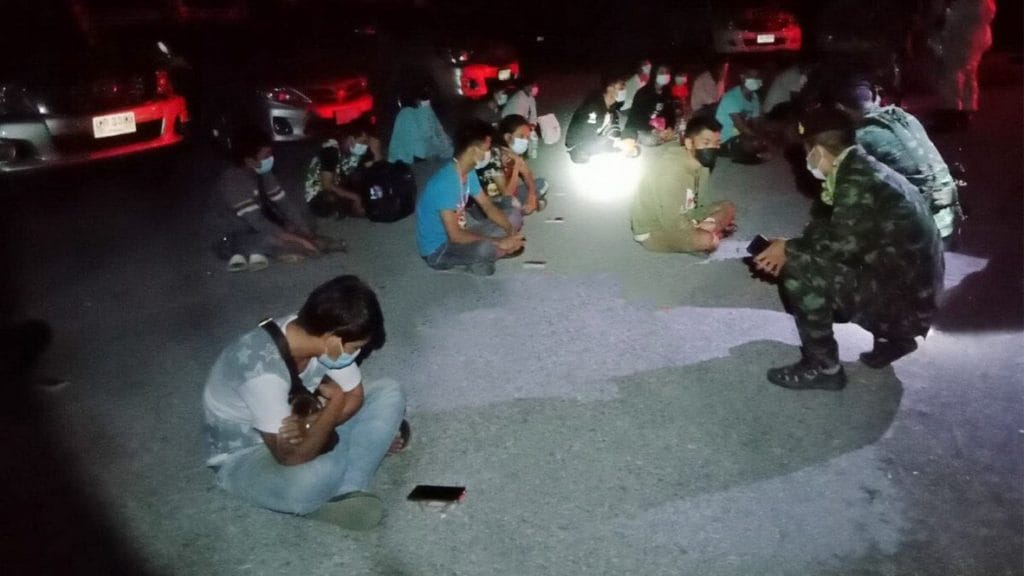 27 Birmezen en 5 Thaise reisagenten in Kanchanaburi gearresteerd.