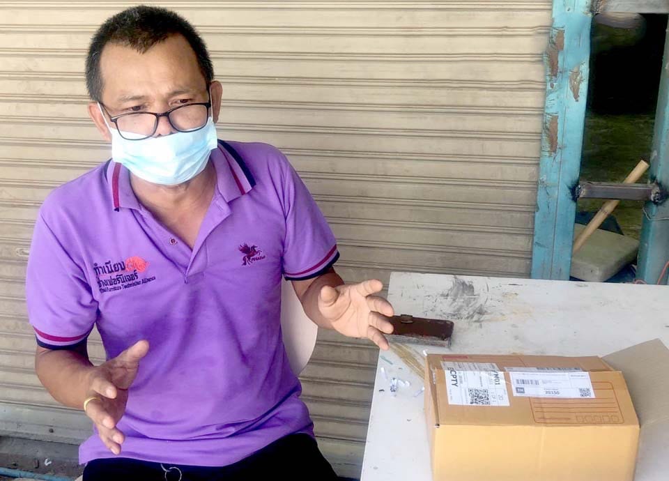 Man in Pattaya waarschuwt voor oplichting met niet bestelde pakketjes