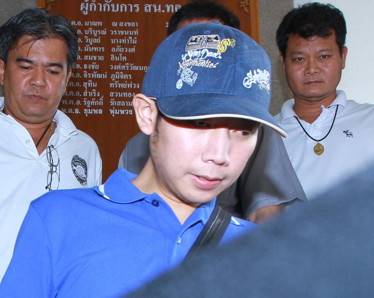 Minstens 10 personen worden met het nieuwe onderzoek naar de vrijspraak van Vorayuth Yoovidhya alias “Boss” geconfronteerd