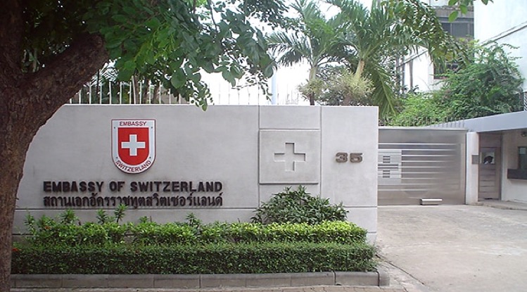 Zwitserse ambassade laat hun landgenoten in Thailand gratis vaccineren