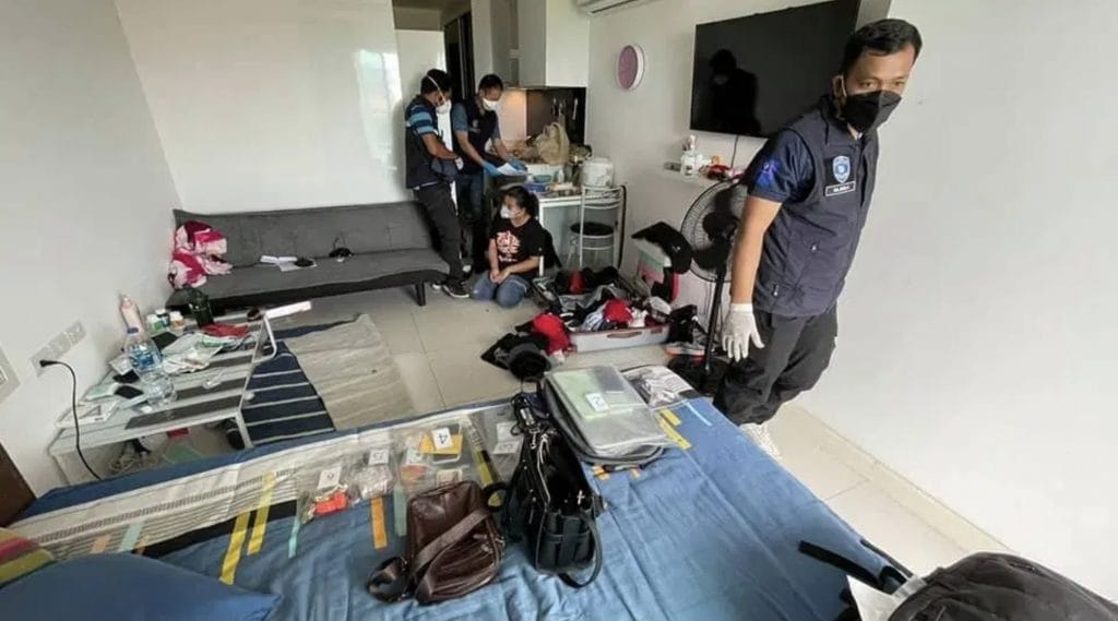 Nigeriaan en Thaise vrouw in Pattaya wegens romantiek zwendel opgepakt, de Nigeriaanse man sprong uit raam om aan politie te ontsnappen