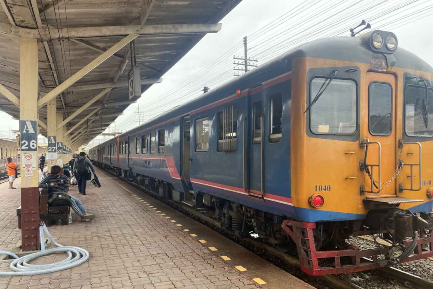 De “Covid Express” van Thailand komt langzaam op stoom, toch blijft deze op de rails staan