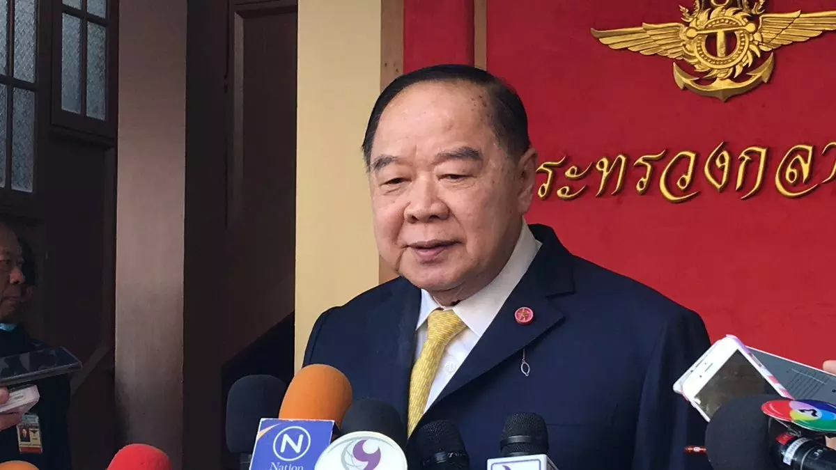 De woordvoerder van vice premier Prawit weerspreekt het gerucht dat hij in het ziekenhuis met Covid19 verschijnselen zou liggen