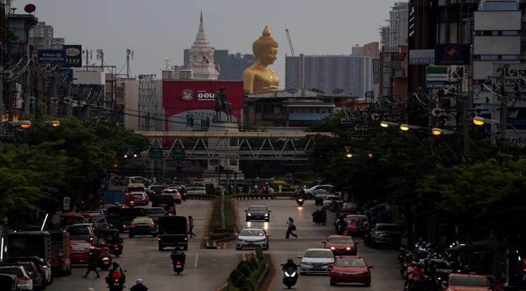 Thailand zet het leger in om 145 Covid-controleposten te bemannen om het uitgaande verkeer van Bangkok te bewaken