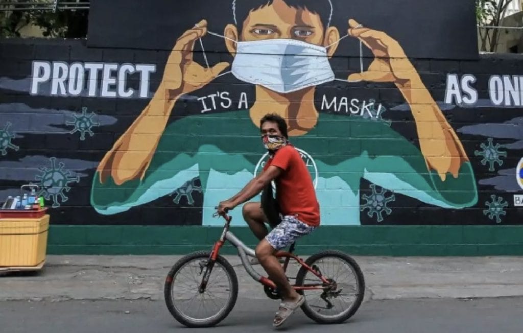 Volgens een Filippijnse opiniepeiling moeten tijdens verkiezingscampagnes het handen schudden en baby’s knuffelen verboden gaan worden