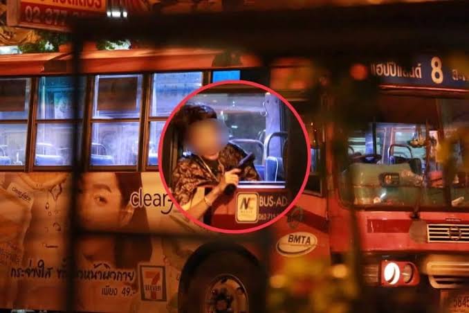 Thaise man gijzelde twee mensen in een stadsbus in Bangkok