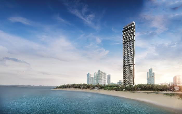 De bouw van het luxe condominium “Arom Wongamat” in Naklua tegen alle verwachting opgestart