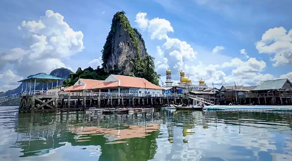 De heropening voor Phang Nga die vandaag voor buitenlandse toeristen gesteld stond is uitgesteld tot 15 augustus
