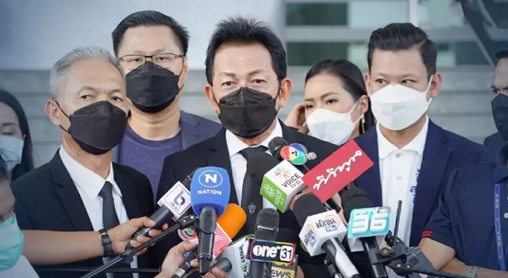 Thaise rechtbank accepteert de zaak tegen premier Prayut wegens vermeend wanbeheer van Covid crisis
