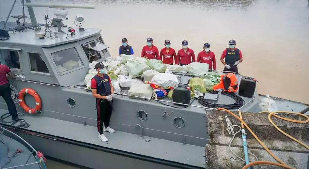 Méér dan 600 miljoen baht aan Crystal Methamfetamine op zee in de provincie Trang in beslag genomen