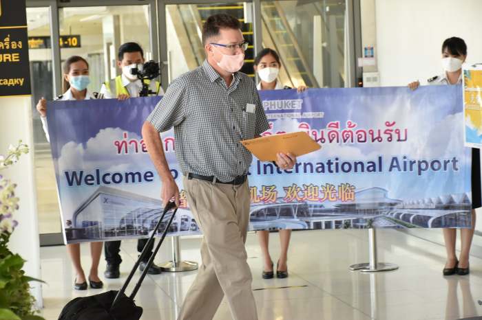 Toeristen mogen vanaf volgende maand vanaf Bangkok naar Phuket vliegen om in het “Sandbox plan” te geraken