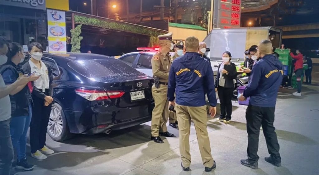 Politie pakt groep Thaise mannen in Bangkok op, die zich bezig hield met Covid19 vaccinzwendel