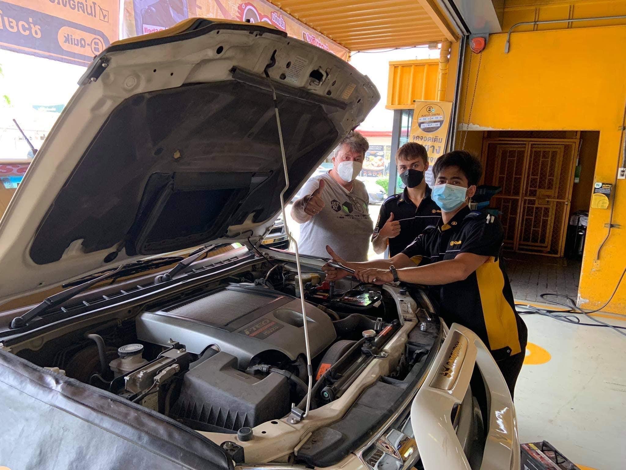 Olleke Bolleke in Thailand is maar wat blij met de uitmuntende service van B-Quik