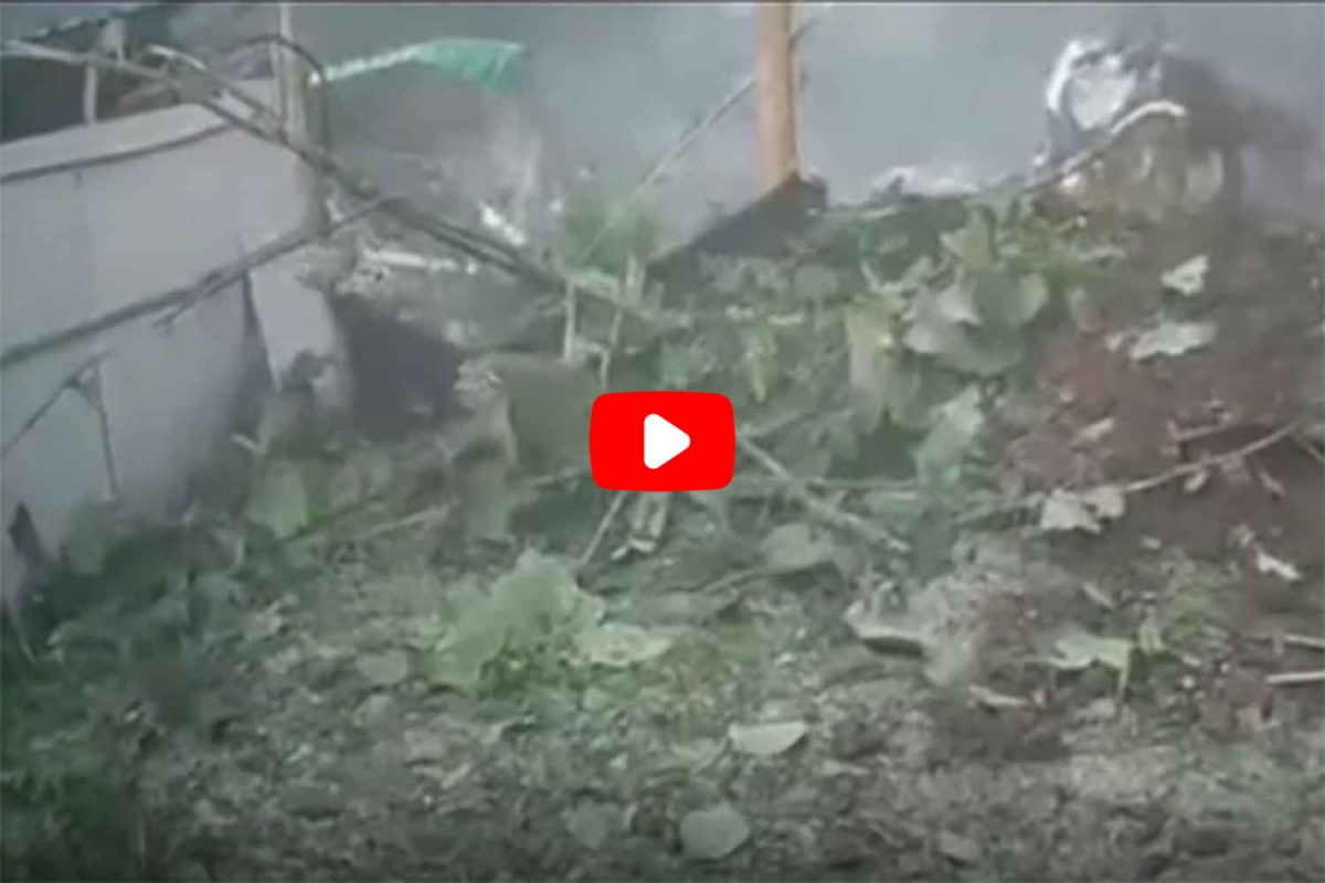 VIDEOCLIP | 10 geluksvogels met een engeltje op hun schouder ontsnapt aan een ramp in de provincie Chaiyaphum in Noordoost Thailand
