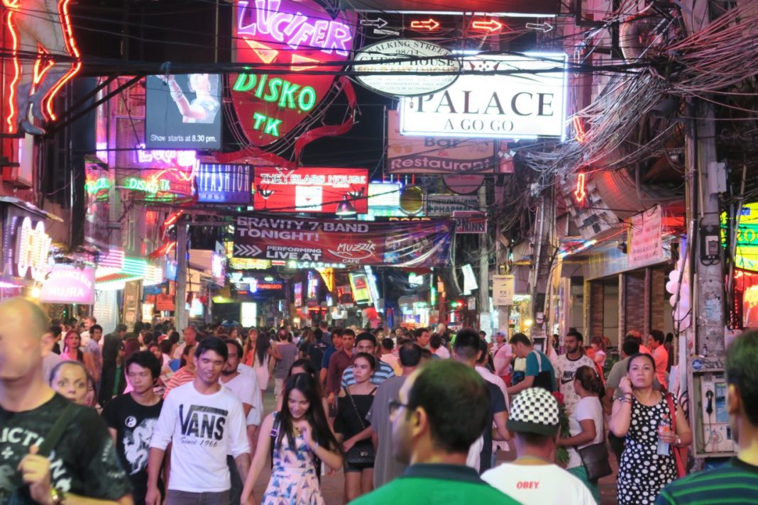 Géén garanties voor het uitgaansleven in oktober in Pattaya, de autoriteiten willen zich concentreren op culturele en natuurlijke activiteiten