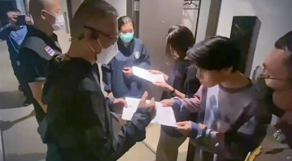 Thais stelletje gearresteerd voor het plaatsen van een seksvideo op het OnlyFans-platform