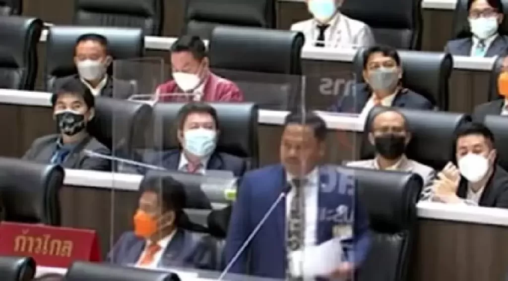 Het leger van Thailand een dient klacht in tegen Move Forward MP wegens vermeende vervalsing van documenten