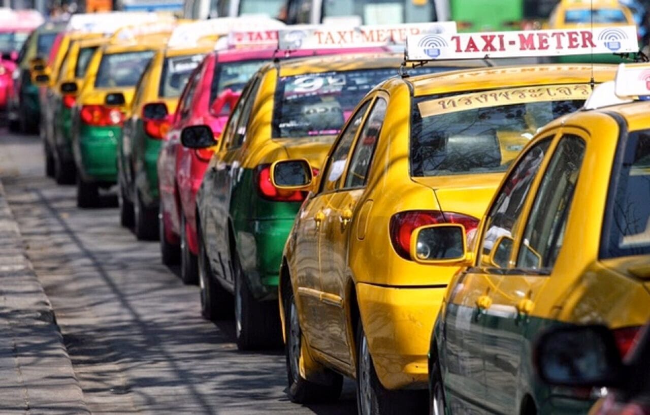 Taxi-apps in Thailand nu officieel gelegaliseerd, tarieven vanaf 40 baht,