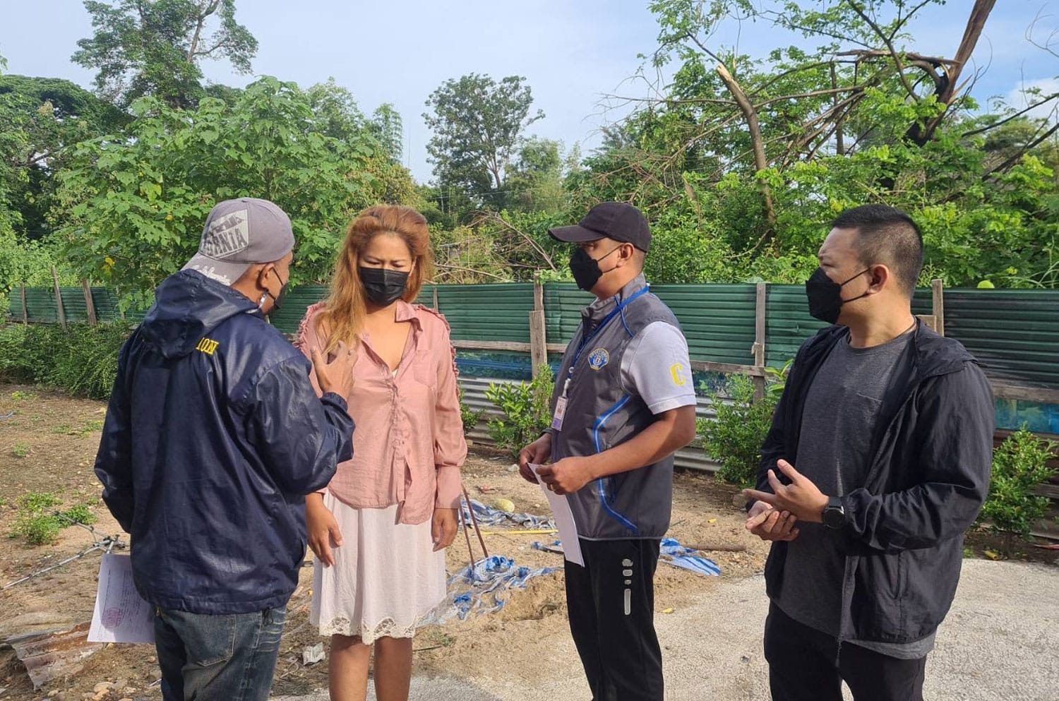 Transgender in Tak gearresteerd die opgenomen seksvideo’s met vriend naar abonnees streamde