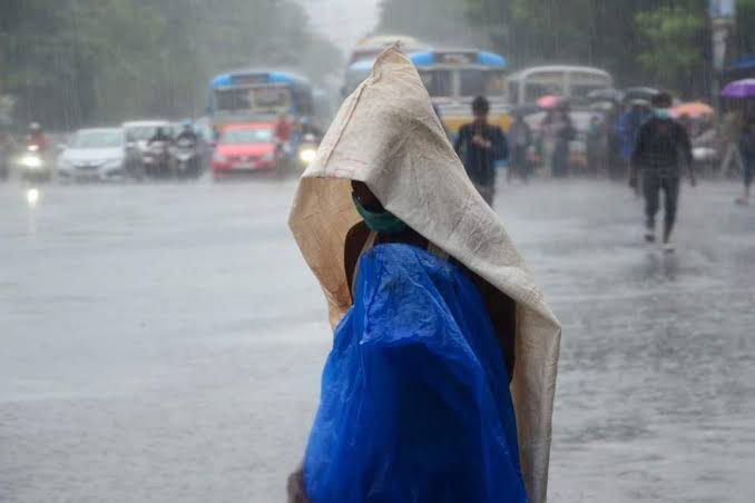 De regen in het hogergelegen Thailand neemt af, sommige gebieden krijgen te maken met geïsoleerde onweersbuien
