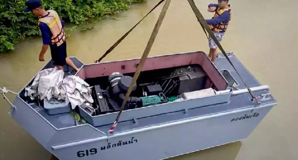 De hoofdstad van Thailand, Bangkok werkt samen met de Thaise marine om overstromingen te voorkomen