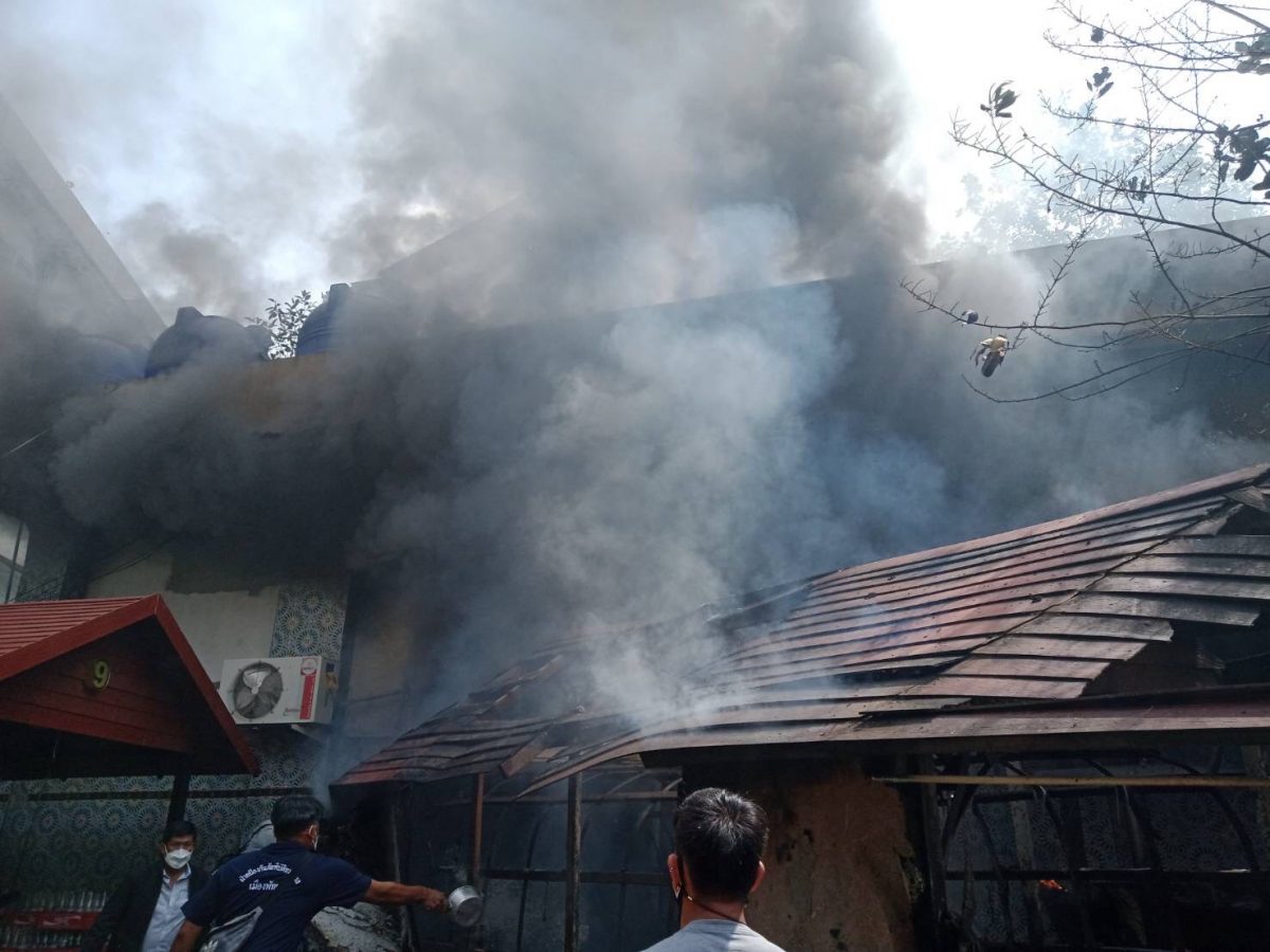 Brand vernietigt discotheek in Pattaya, schade geschat op zes miljoen baht