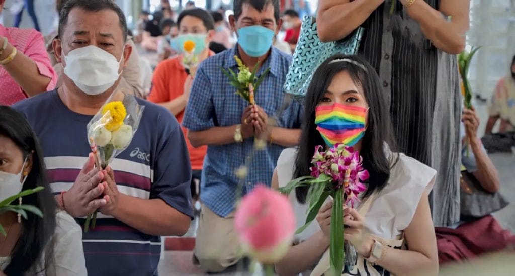 Thaise bevolking bid massaal om hulp in deze moeilijke tijden