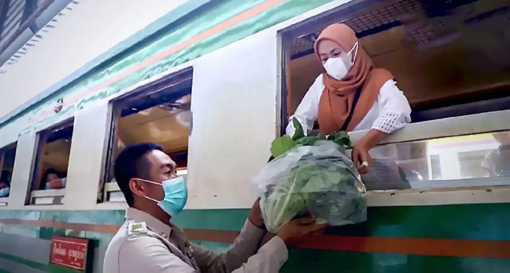 Medewerkers van treinstation in het zuidelijke Hat Yai blijken groene vingers te hebben en helpen de mensen in nood
