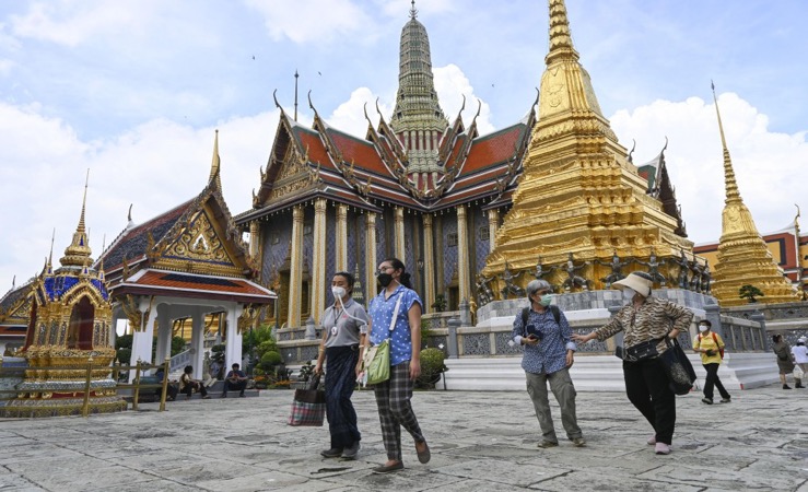 De bezienswaardigheden in Bangkok zoals de Wat Po laten niet veel toeristen zien