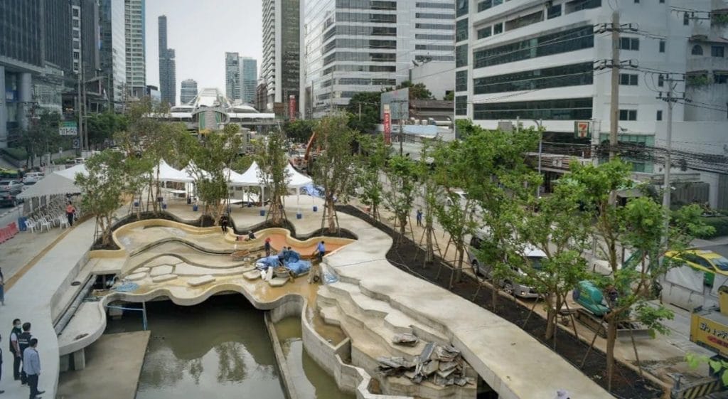 Het Khlong Chong Nonsi-park in Bangkok wordt op eerste kerstdag geopend