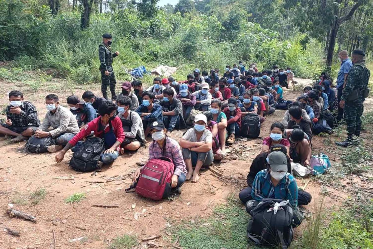 Weer meer arrestaties aan westelijke grens, doordat Myanmarese werkzoekenden de grens overglippen