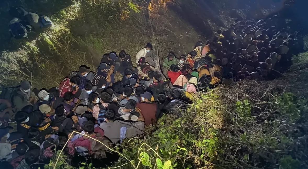 184 illegale migranten uit Myanmar tijdens grensoverschrijding in Tak gearresteerd