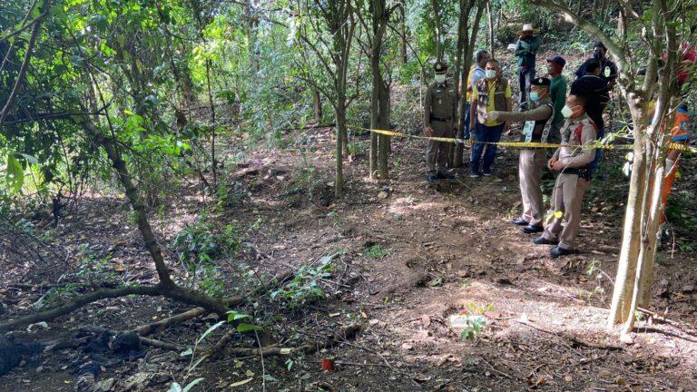 Vermiste 36-jarige Thaise man na 15 dagen teruggevonden, naar verluidt is hij door drie olifanten in Ban Bueng gedood