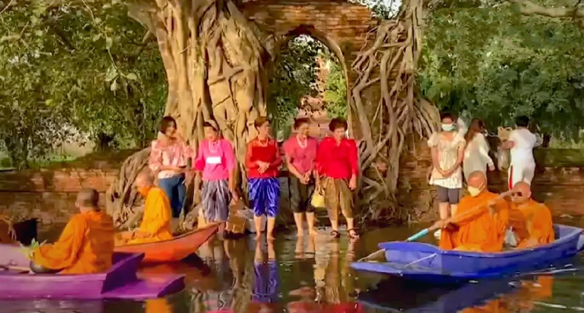 De “Gate of Time” van Ayutthaya ligt er prachtig bij nu steeds meer toeristen naar Thailand komen